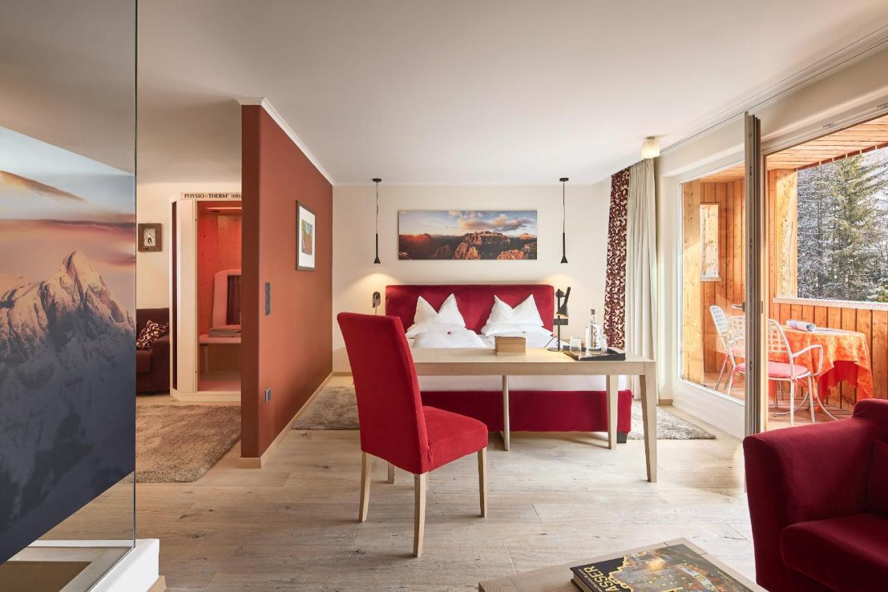 Dolomit Boutique Hotel Ла Виля Екстериор снимка