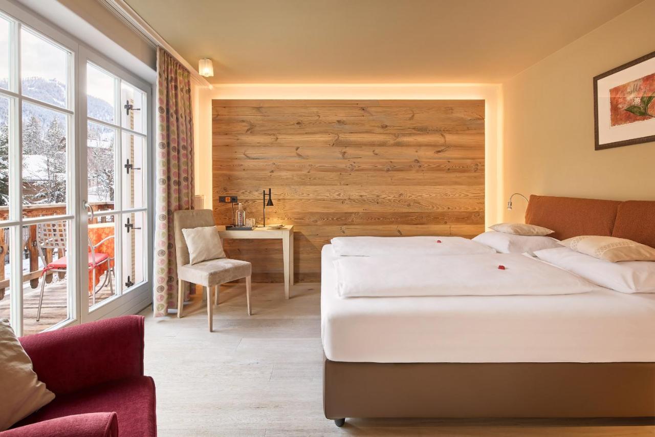 Dolomit Boutique Hotel Ла Виля Екстериор снимка
