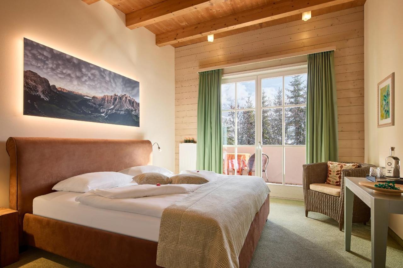 Dolomit Boutique Hotel Ла Виля Екстериор снимка