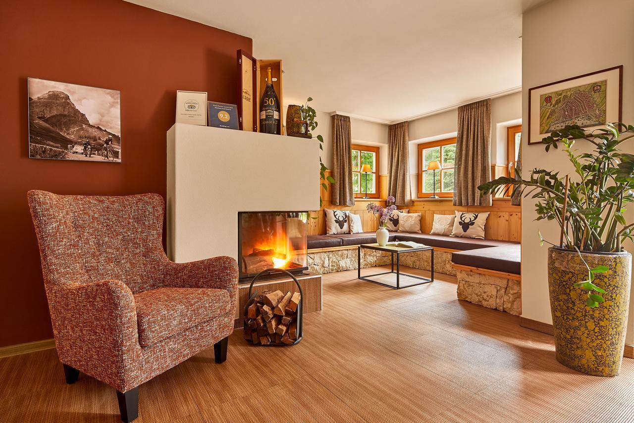 Dolomit Boutique Hotel Ла Виля Екстериор снимка